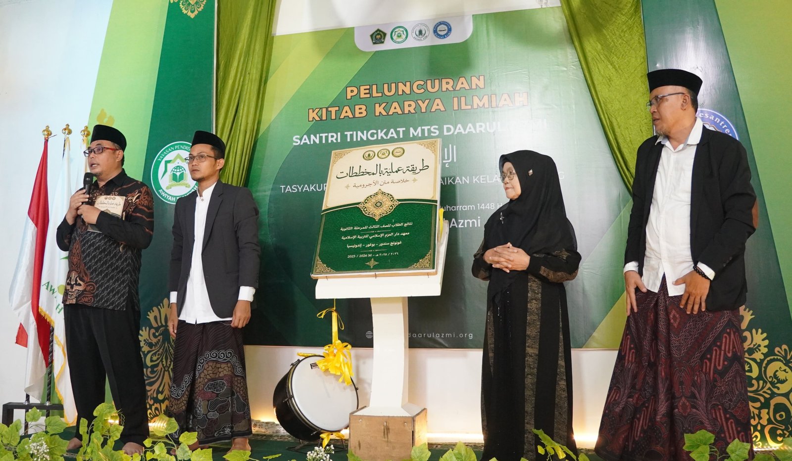 Peluncuran kitab karya ilmiah santri
